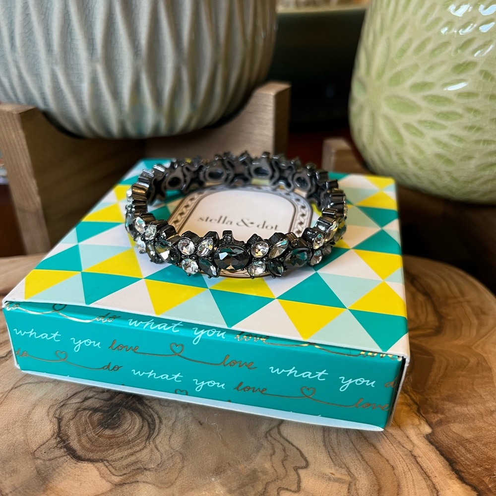 Stella & Dot Roze Stretch Bracelet EUC